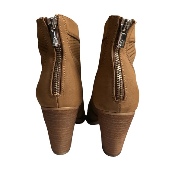 Tan boots - Picture 2 of 2